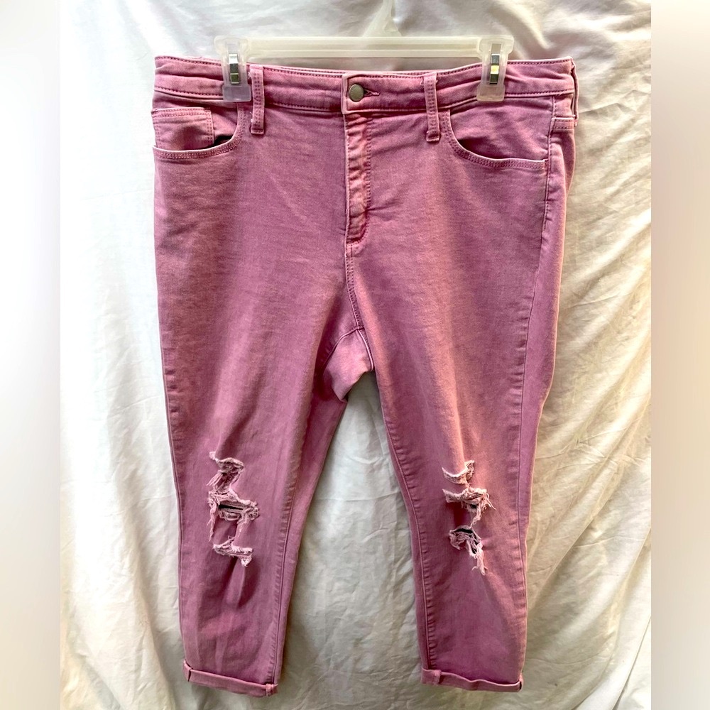 Universal thread Pink Distressed & cuff Jeans ladies sz 12/31r